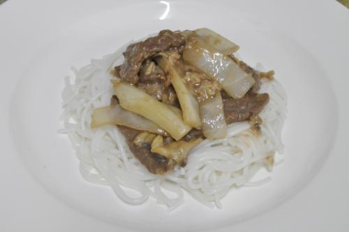 Jak uvařit hovězí nudličky po vietnamsku? Snadné recept, připravený za 30 - 45 minut